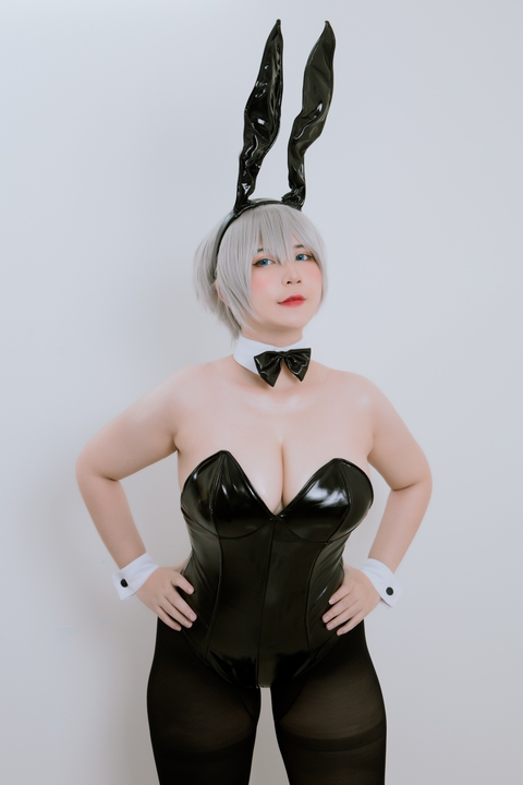 Uy Uy NO.009 Uzaki-chan in bunny suit.jpg Uy Uy NO.009 Uzaki-chan in bunny suit.jpg
